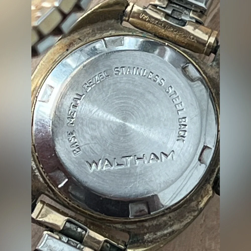 Waltham Self-Winding Incabloc 17 Jewels Vintage Watch Silver Dial Date Window